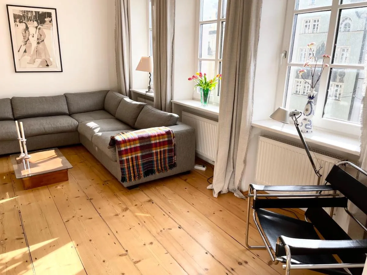 Image 2 of New furnished, exclusive large flat in City Center, 30min to Airport