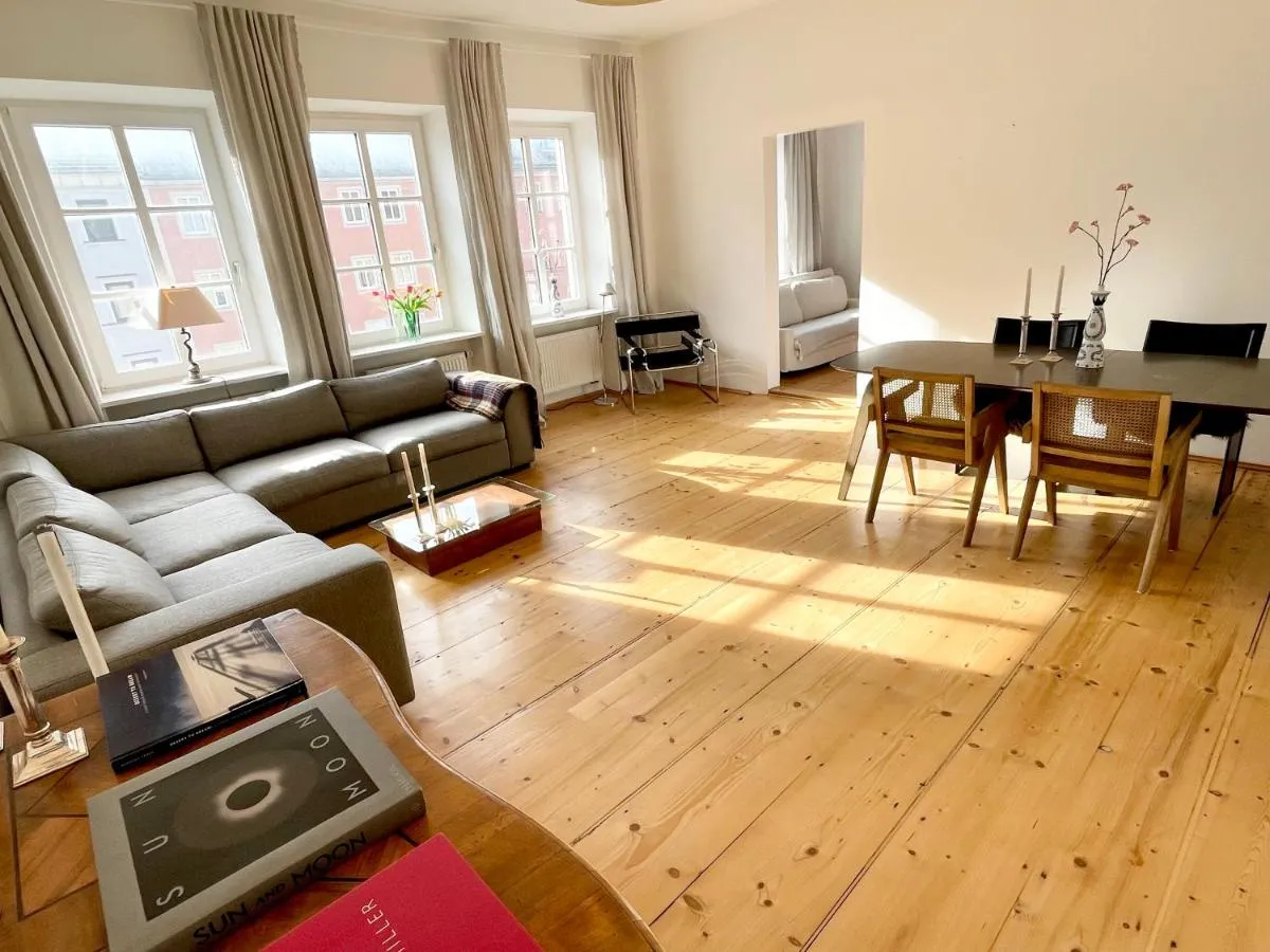Image 3 of New furnished, exclusive large flat in City Center, 30min to Airport