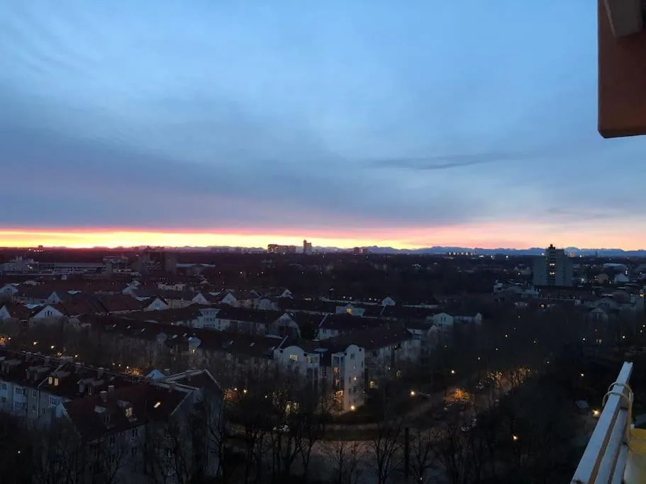 Image of Schwabing-Studio great sunset view & balcony