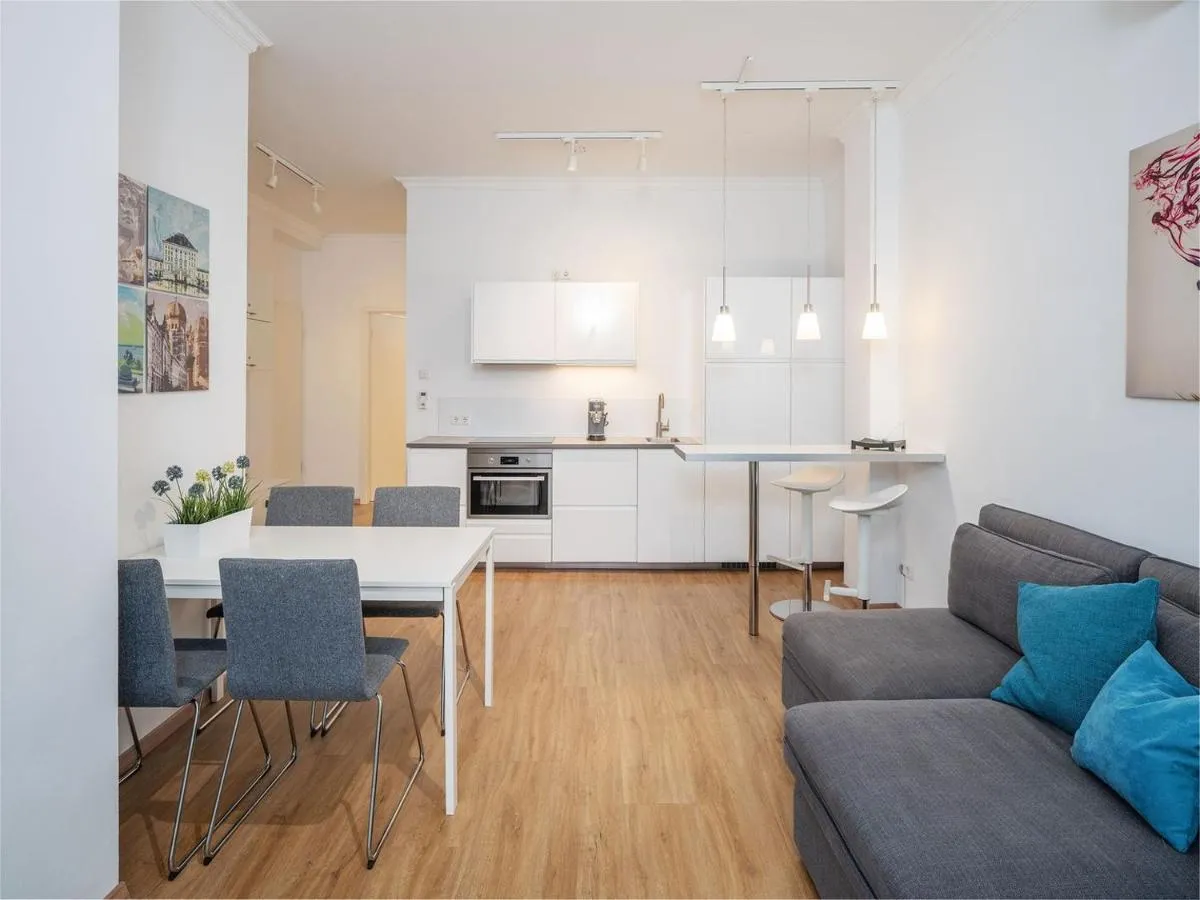 Image 3 of Stylisch eingerichtete Wohnung mitten in München!