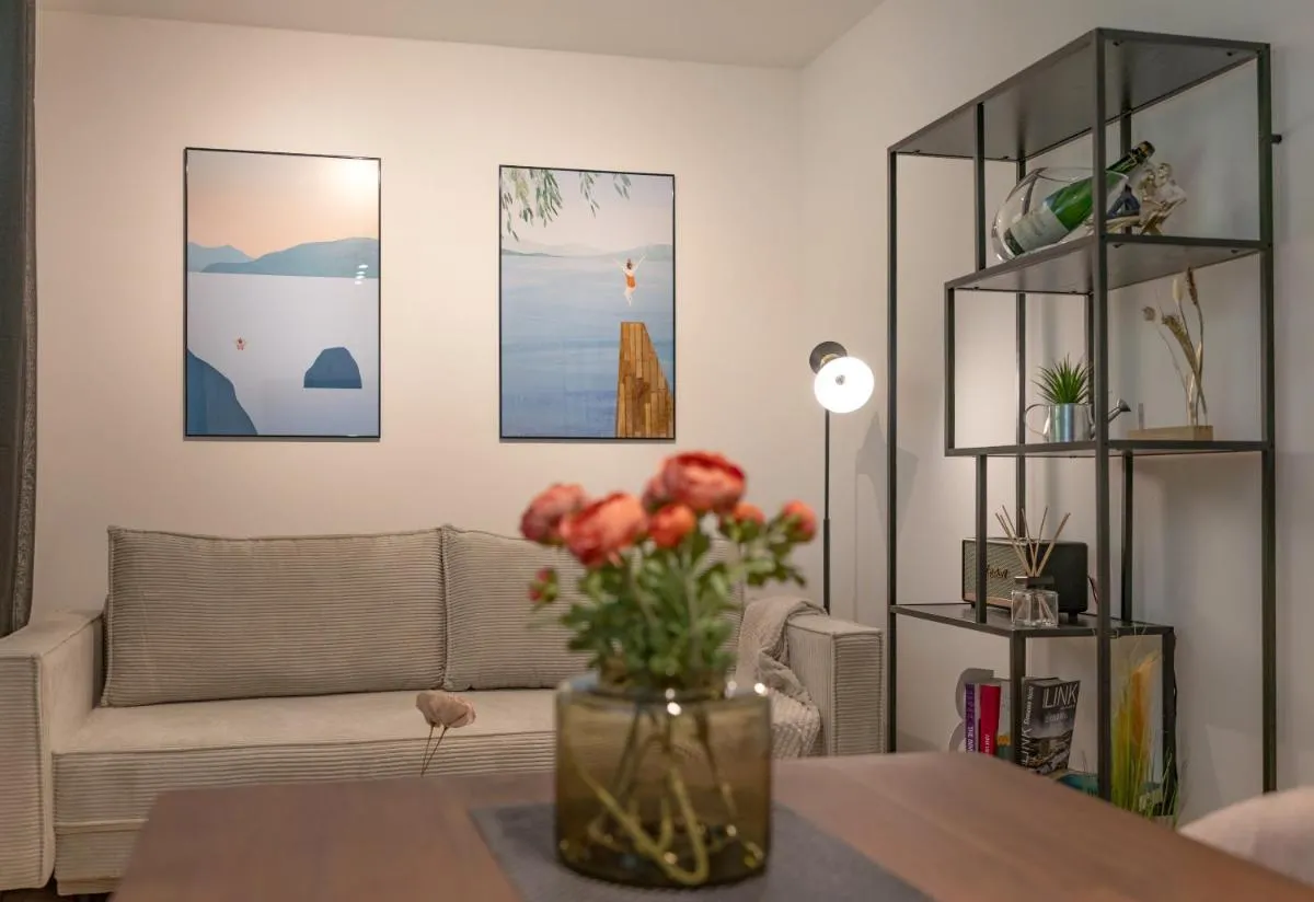 Image 1 of SweetHome – Küche, Stellplatz, WLAN, Nähe S-Bahn