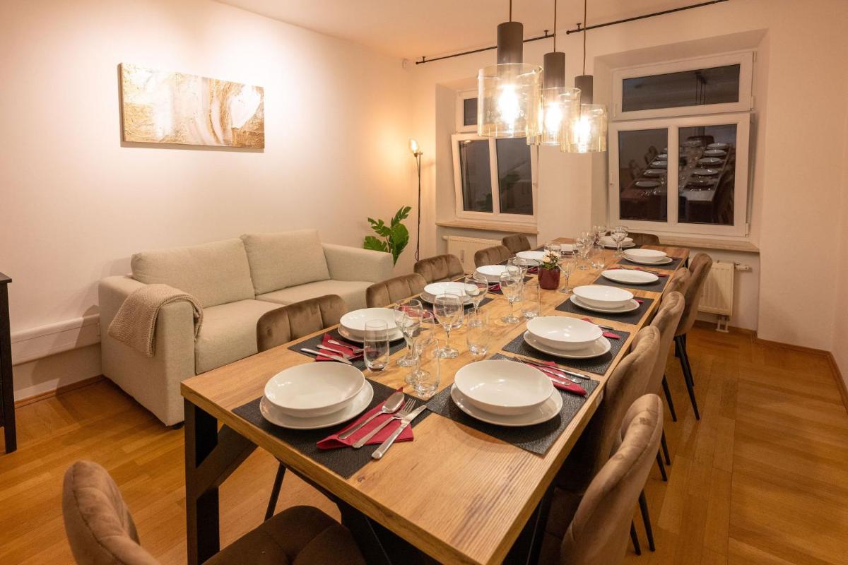 Image 3 of Munich Large Apartment 110 qm, 3 Bedrooms and very Central 1-12 Guests