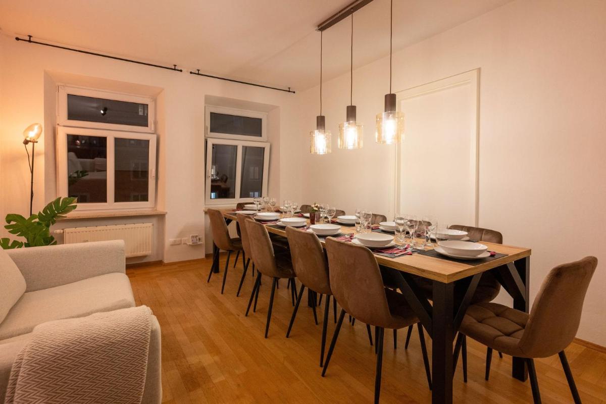 Image 6 of Munich large Apartment 110 qm in very cetral location 1 to 12 Guests