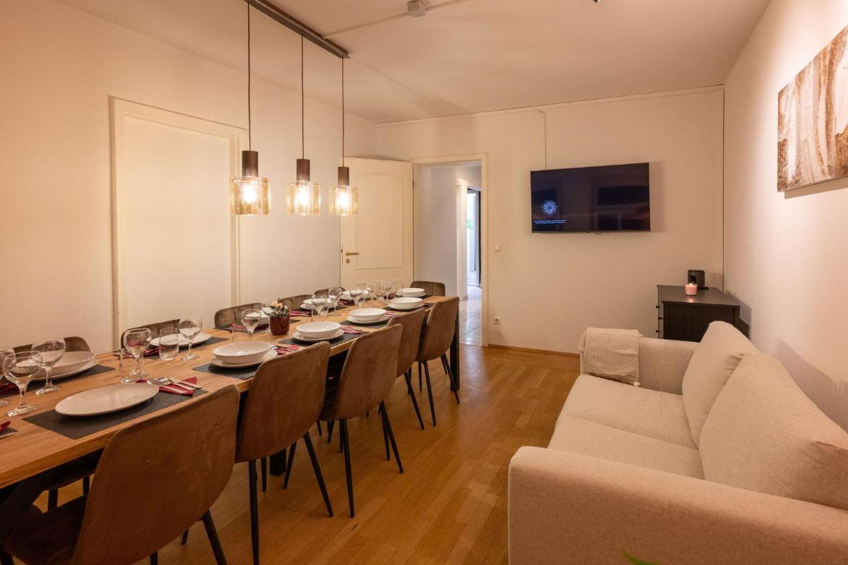 Image 5 of Munich large Apartment 110 qm in very cetral location 1 to 12 Guests