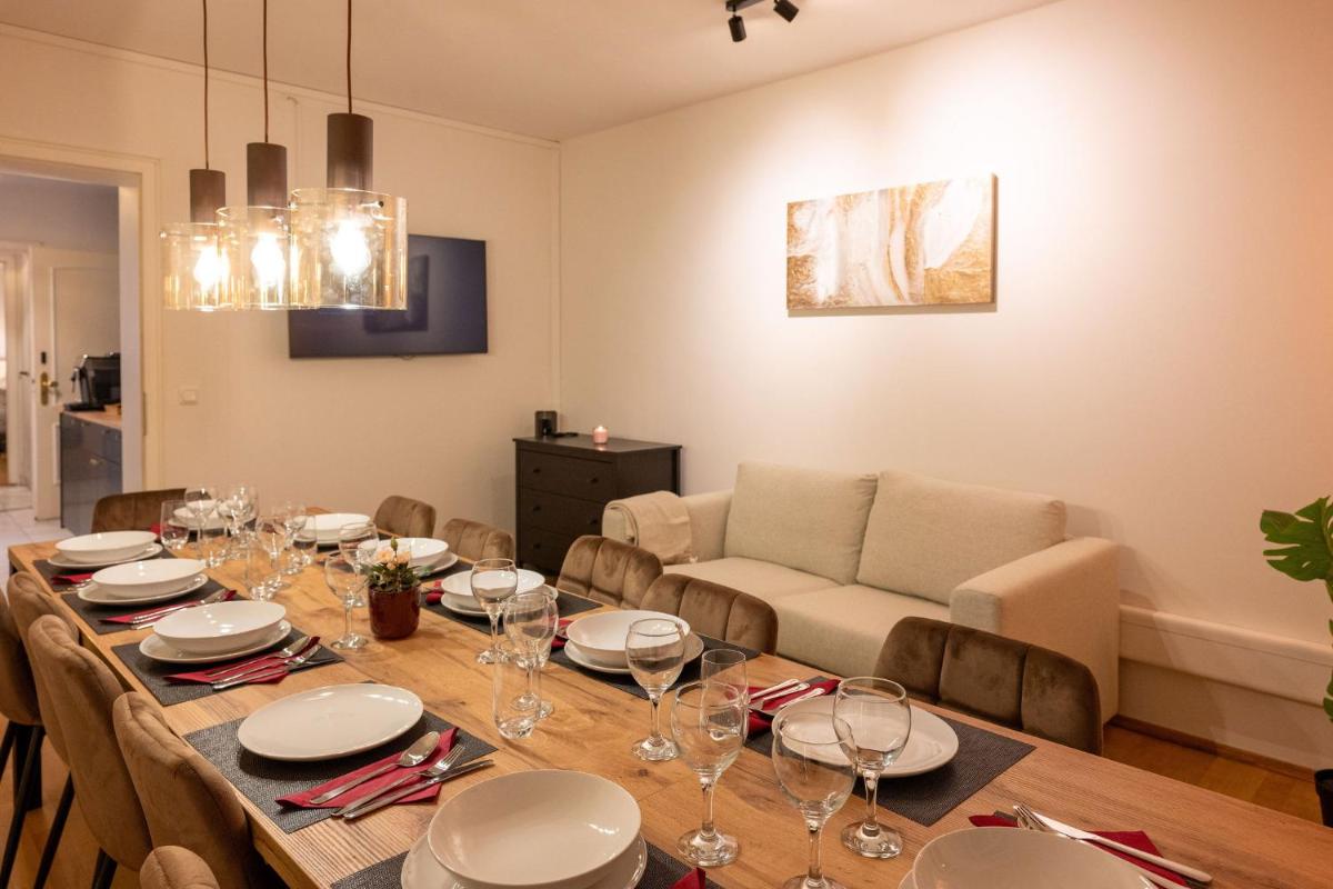 Image 3 of Munich large Apartment 110 qm in very cetral location 1 to 12 Guests
