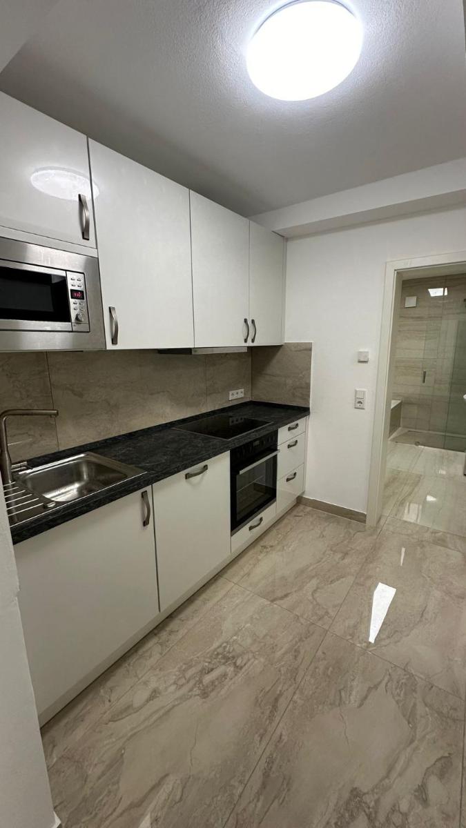 Image 5 of One Room apartment with kitchen, and private bathroom near to S8 Train line