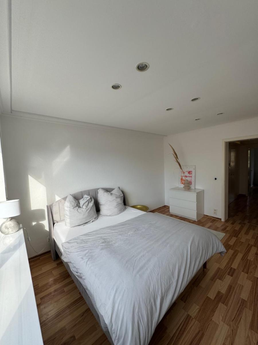 Image 6 of Quiet Family Apartment – 10 min to Center & Oktoberfest – Free Parking – Balcony – near Nymphenburg Palace & Botanical garden