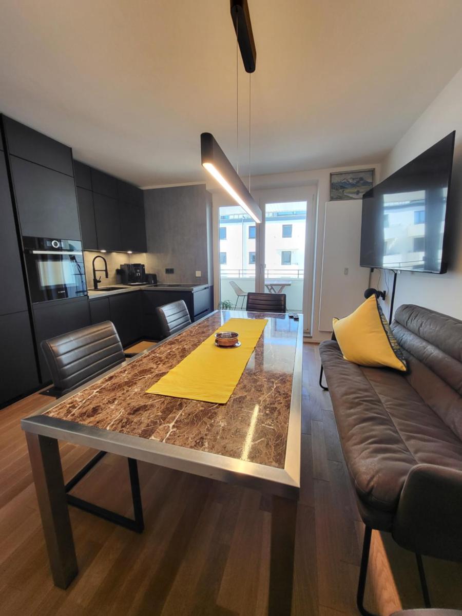 Image 4 of TheOak Suite-Englischer Garten 2 Zimmer Apatment ruhig & Privat Parking