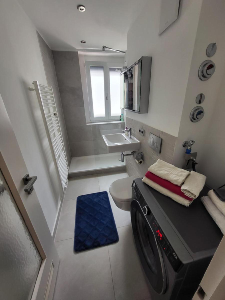 Image 2 of TheOak Suite-Englischer Garten 2 Zimmer Apatment ruhig & Privat Parking